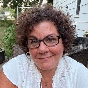 Meet your Posher, Debbie